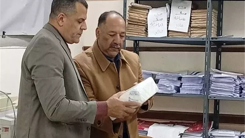 متابعة تسليم الأسئلة للجان إمتحانات النقل 