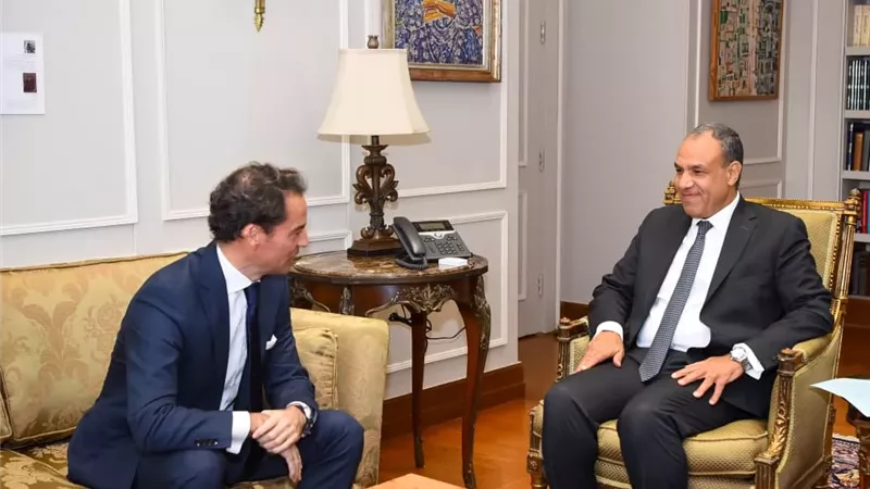 وزير الخارجية يبحث مع مسؤول في الناتو تطورات الأوضاع الإقليمية