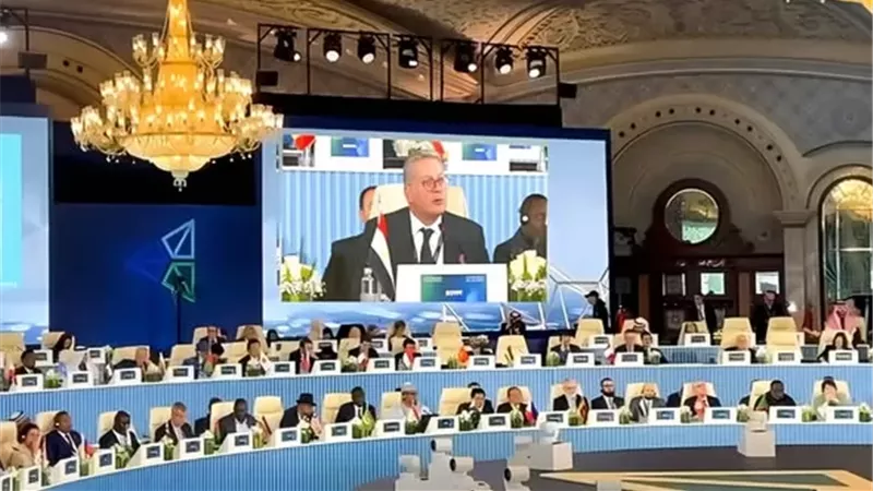 وزير البترول يشارك في المائدة المستديرة لوزراء التعدين بالرياض