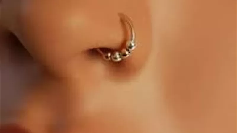هل يجوز ثقب الأنف للتزين؟..أمين الفتوى يُجيب