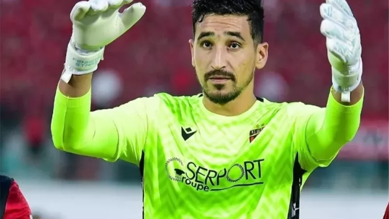 بعد الخروج من كأس امم افريقيا.. حارس الجزائر يعلن اعتزاله دوليا