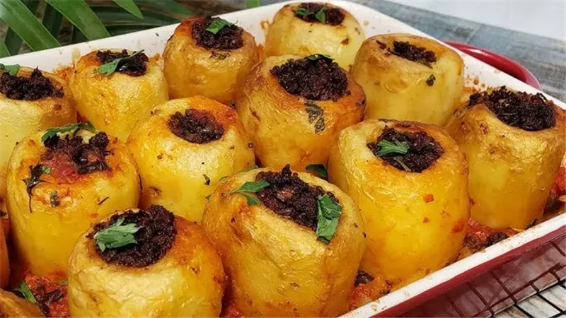 بطاطس محشية لحم مفروم