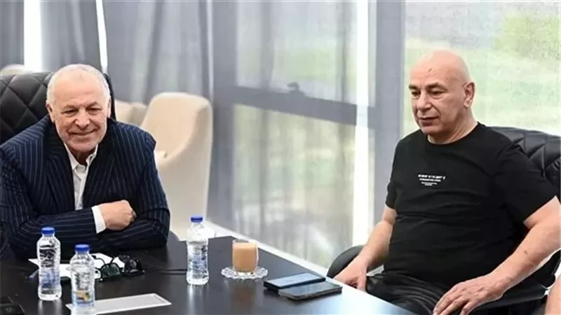 هاني أبو ريدة يشكر أهل أغادير لحسن استضافة منتخب مصر