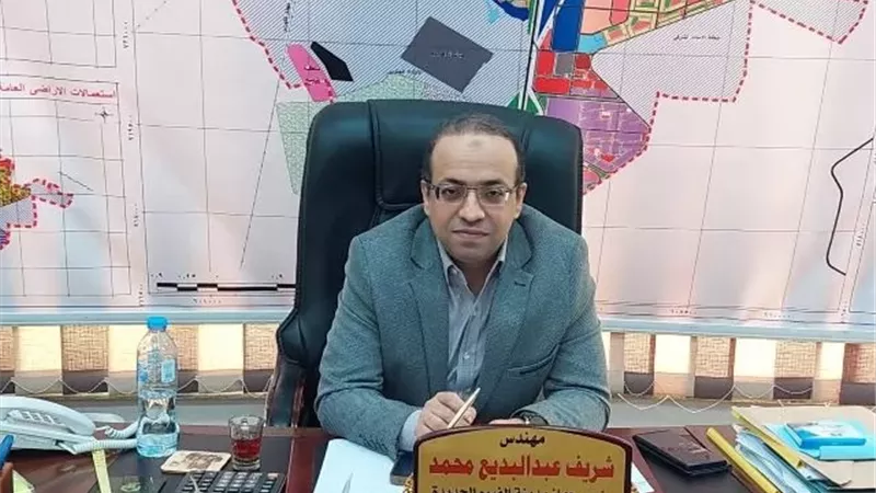 عبد البديع يعلن عن أحدث مشروعات الطرق الجديدة فى الفشن الجديدة.. صور