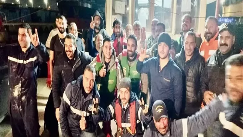 نجاح قوات الانقاذ بقناة السويس في انقاذ طاقم سفينة بضائع