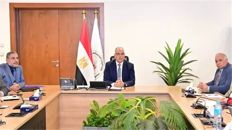 سويلم يتابع تحديث منظومة إدارة المياه وتوفير بدائل منخفضة التكلفة