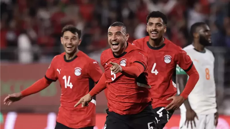6 لاعبين من الفراعنة مهددون بالغياب عن نهائي أفريقيا حال عبور السنغال