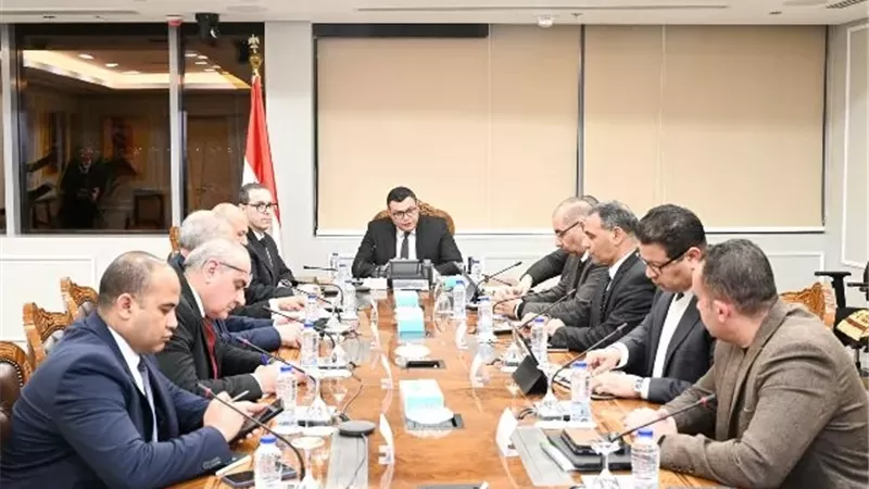 وزير الإسكان يشدد على الالتزام بالجداول الزمنية لمشروعات العلمين