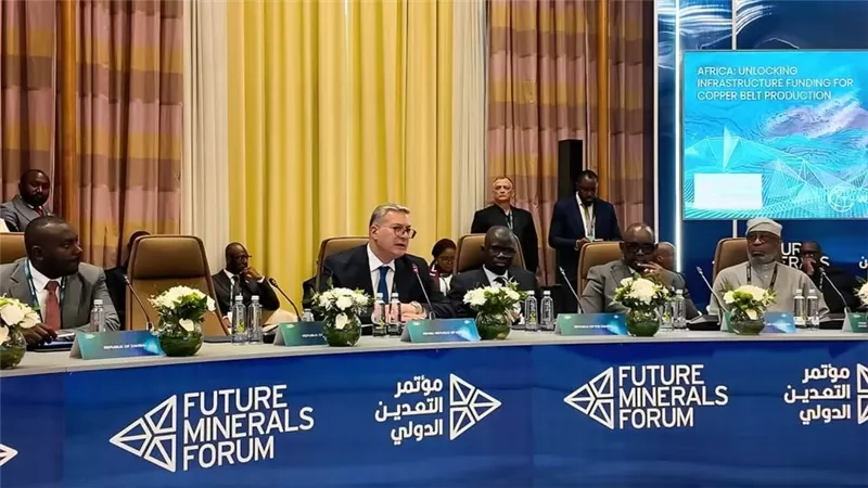 وزير البترول يشارك في «إطلاق آليات تمويل مبتكرة للبنية التحتية»