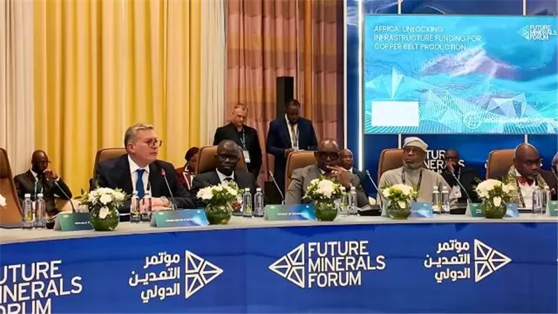 وزير البترول يستعرض تجربة مصر في تعزيز تنافسيتها بقطاع التعدين