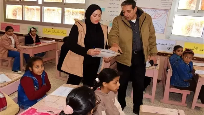 رئيس جامعة الأقصر تتفقد سير الامتحانات بكليات العلوم والتربية