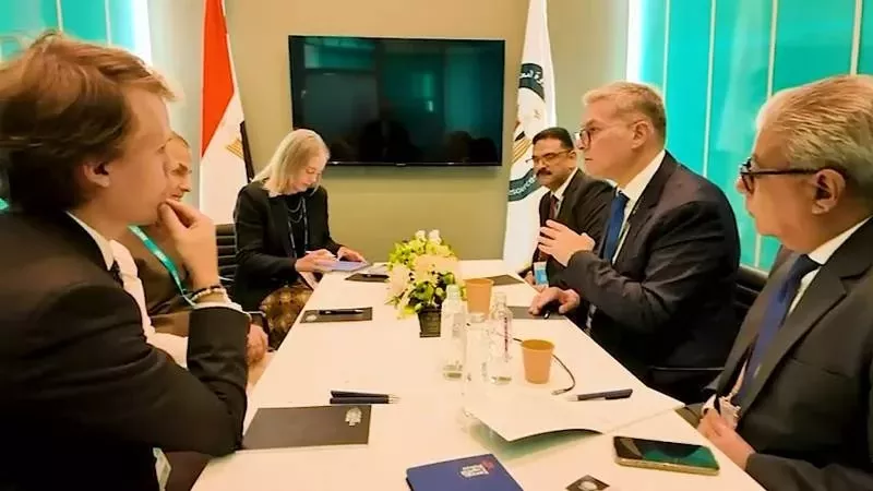وزير البترول يلتقي الرئيس التنفيذي للمجلس الدولي للتعدين والمعادن