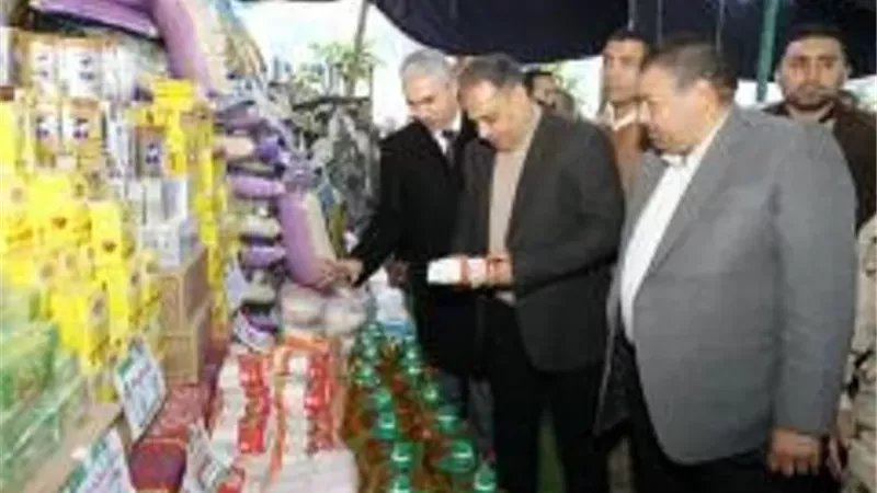 محافظ الشرقية يفتتح سوق 