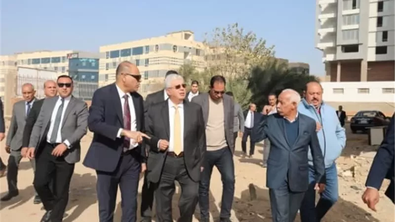 وزيرا العمل والتعليم العالي يتفقدان منشآت 
