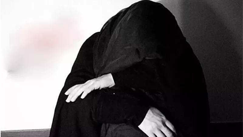 بعد العقد مات زوجها عنها فما عدتها؟