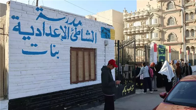 30 ألف طالب يؤدون امتحانات الشهادة الإعدادية في الإسماعيلية..صور