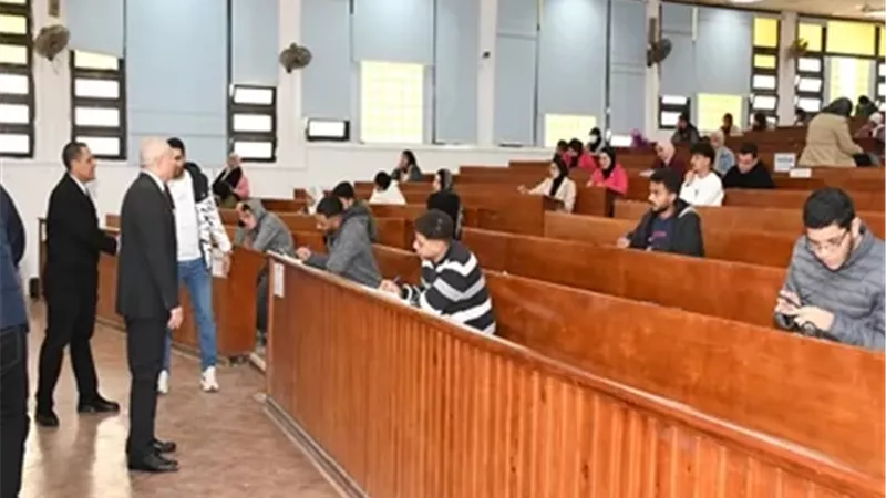 رئيس جامعة القناة: توفير أقصى درجات الانضباط داخل لجان الامتحانات