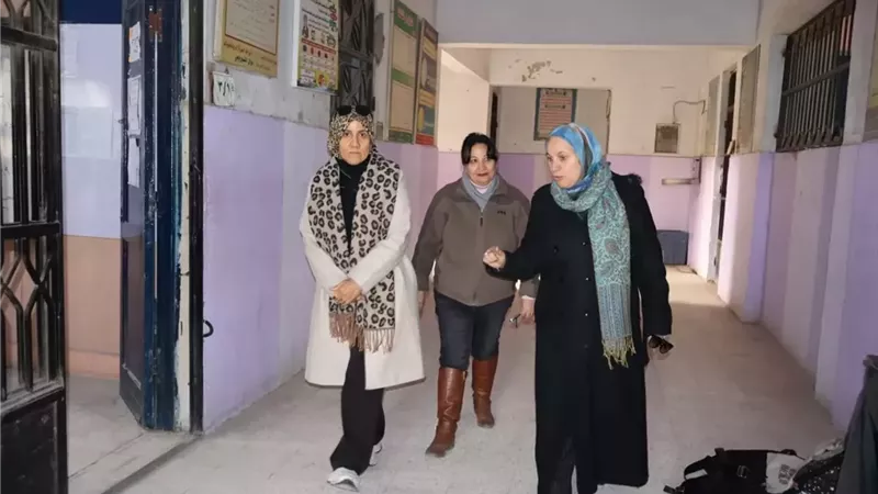 مدير تعليم القاهرة تتفقد لجان امتحانات الشهادة الإعدادية