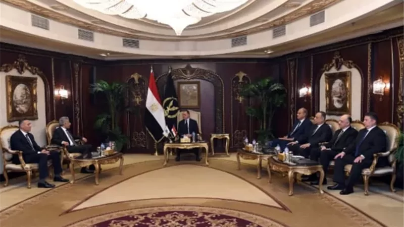 وزير الداخلية يبحث مع محمد كومان جدول أعمال الاجتماع الوزارى السنوي