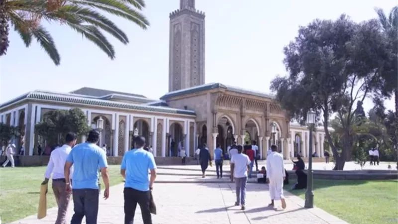 فضل التبكير في الذهاب إلى المساجد وانتظار الصلاة