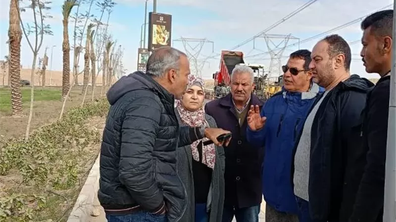 رئيس جهاز الشروق يكشف عن أهم مشروعات الطرق الجديدة فى المدينة.. صور