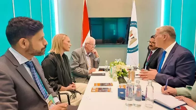 وزير البترول يبحث تعزيز التعاون الأكاديمي مع جامعتي 