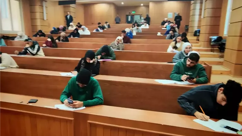 انطلاق امتحانات الترم الأول بكلية الطب جامعة القاهرة الأهلية