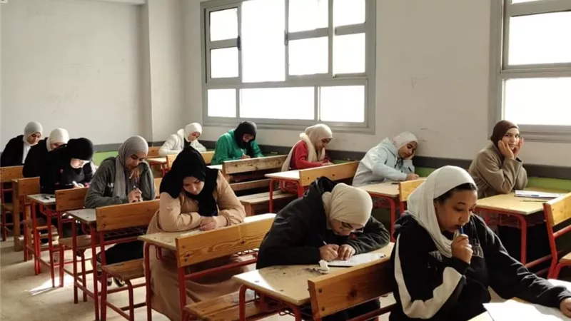 جروبات الغش تنشر أسئلة امتحانات الشهدة الإعدادية بالمحافظات