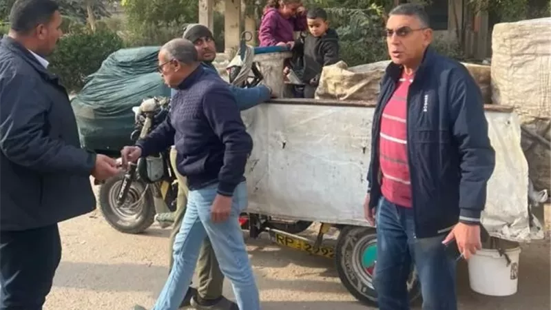 جهاز الشيخ زايد يطارد النباشين والتروسيكلات المخالفة ويضبط 6.. صور