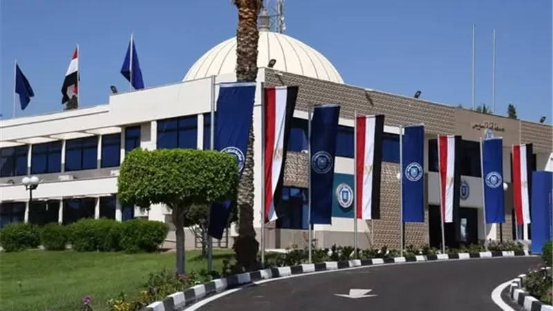 جامعة القناة تطلق معسكرا تدريبيا لتنمية مهارات طلابها