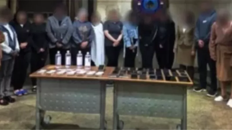 ضبط سيدة بإدارة نادٍ صحي لممارسة أعمال منافية للآداب بالتجمع
