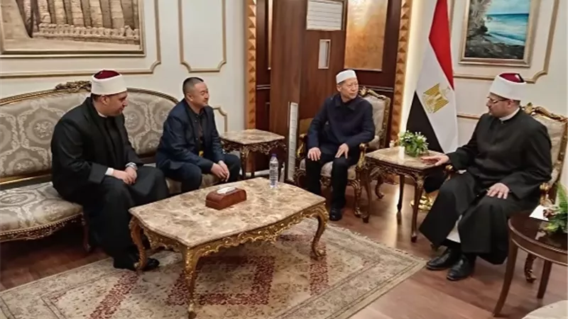 قيادات الأوقاف تستقبل وفود الصين والإمارات