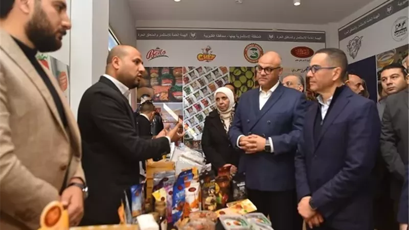 وزير الاستثمار يلتقي مستثمري المنطقة الاستثمارية بمدينة بنها
