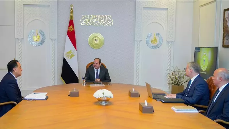 الرئيس السيسي يوجه بمواصلة الالتزام بمستحقات شركات البترول والغاز العاملة بمصر