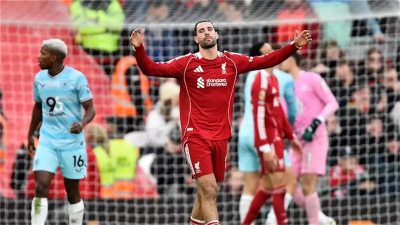 رجل مباراة ليفربول وبيرنلي في الدوري الإنجليزي