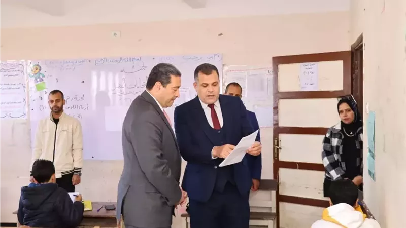 محافظ دمياط يتفقد لجان إمتحانات الشهادة الإعدادية