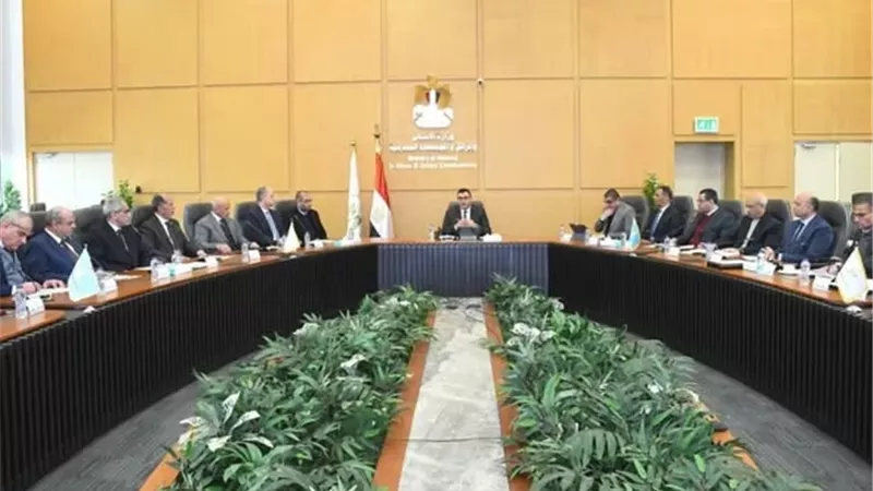 الإسكان تكثف الأعمال بمنطقة الأعمال المركزية والعلمين