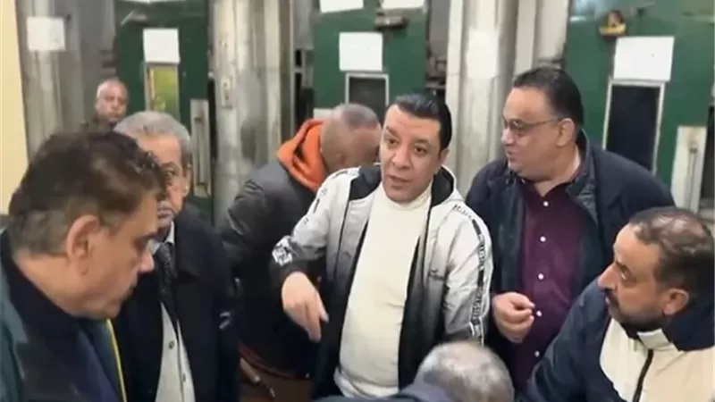 بالصور..نقيب الموسيقيين يودع أعضاء النقابة المتجهين لأداء مناسك العمرة