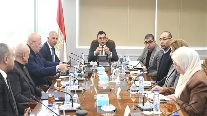 الإسكان تشدد على سرعة إنجاز مشروعات الطاقة