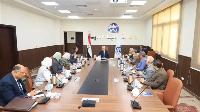 رئيس جامعة المنيا الأهلية يؤكد: لا تهاون مع الغش الإلكتروني