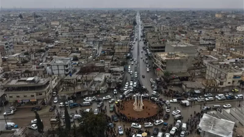 وزير الإعلام السوري: نترقب إعلانًا مهمًا اليوم بشأن وقف إطلاق النار واندماج قسد بالدولة