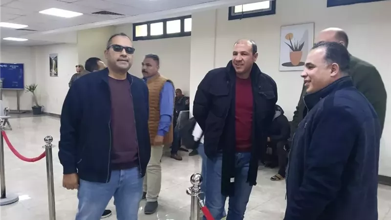 جبر يشيد بجودة وسرعة خدمات المركز التكنولوجي بجهاز مدينة العبور
