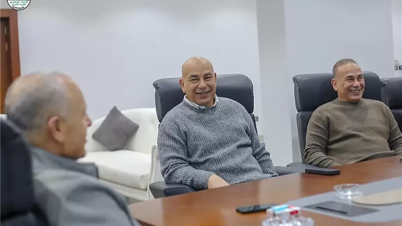 هاني أبو ريدة يحسم مستقبل حسام حسن مع منتخب مصر