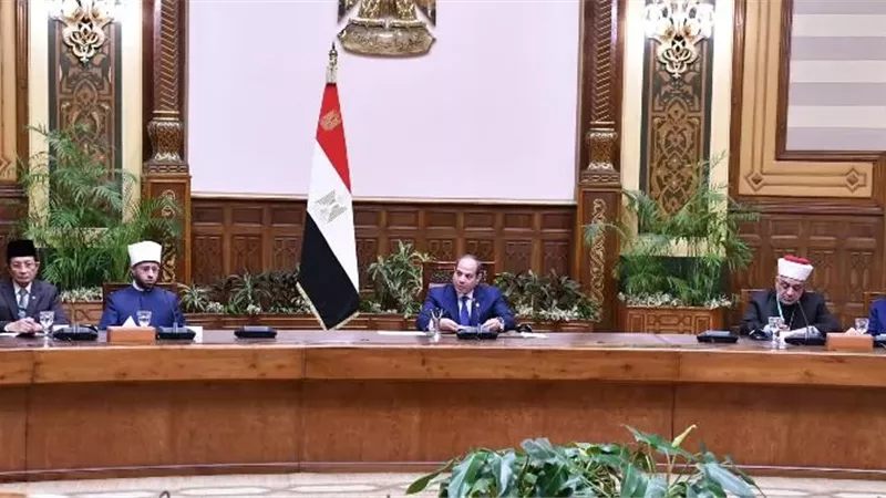 الرئيس السيسي يستقبل الوزراء ومفتي الدول ورؤساء الهيئات الإسلامية