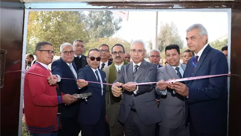 رئيس جامعة المنيا يفتتح وحدة إنتاج النيتروجين بالمعمل المركزي