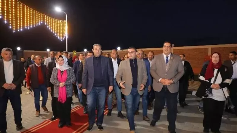 وزير الإسكان ومحافظ دمياط يتابعان الأعمال الجارية بالمنطقة الحرة