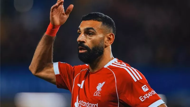 ميكا ريتشاردز: يجب أن يبدأ محمد صلاح أساسيًا مع ليفربول