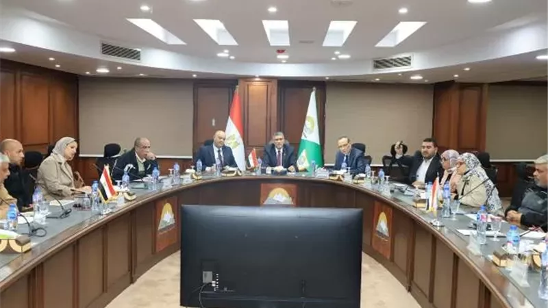 النجار يبحث تطوير ودعم البنية التحتية بالمنطقة الصناعية بأبو رواش