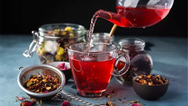 مشروبات عشبية تساعد على الاسترخاء والنوم