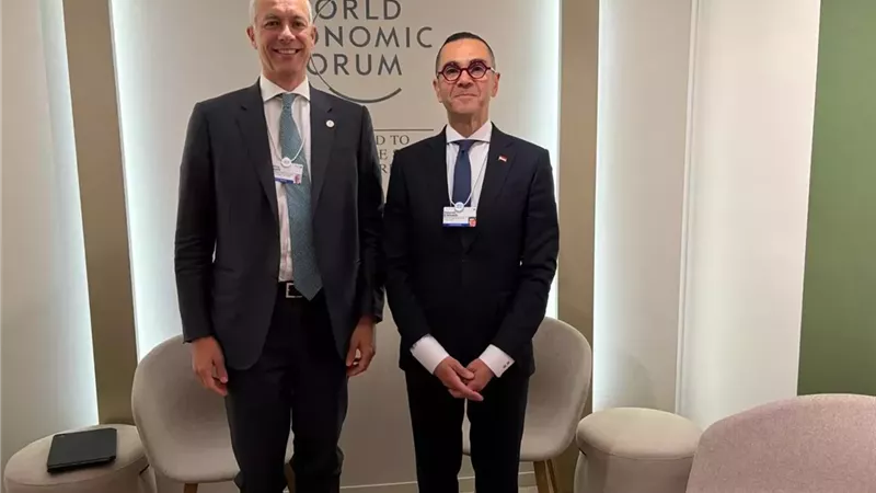 وزير الاستثمار يلتقى الرئيس التنفيذي لشركة أكوا باور لتعزيز التعاون فى مجالات الطاقة المتجددة